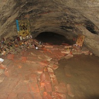 Доложская пещера