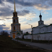 Соборная колокольня и Преображенский монастырь