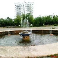 фонтан у комплекса "Тюльпан"