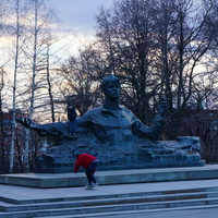 Памятник великому лирику России Сергею Есенину