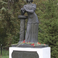 Винниково. Памятник Н.В. Плевицкой.