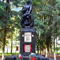 Братская могила 20  советских воинов