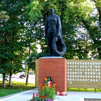 Братская могила 43  советских воинов