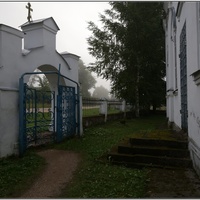 Церковные врата.