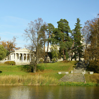 Вид на Павловский дворец