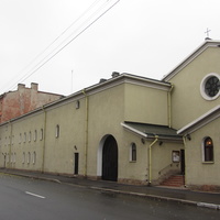 Католический монастырь св. Антония, построенный в 2000-х годах Орденом францисканцев