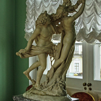 Павловский дворец. Скульптурная группа.