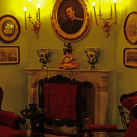 Павловский дворец. Малиновая гостиная 19-го века.