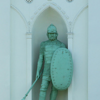 Скульптура на Белой башне
