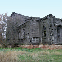 Сгоревшая и заброшенная деревянная церковь в поселке Палатовка Вторая