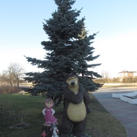 Современная скульптура " Маша и медведь"