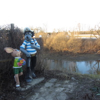 Современная скульптура "Ну погоди!"