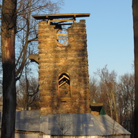 Башня-развалина в Орловском парке