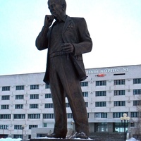 Памятник Василию Горину в посёлке Майский