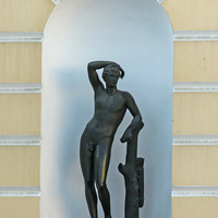 Скульптура на Павловском дворце