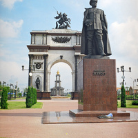 Курск. Памятник маршалу Советского Союза Г. К. Жукову. 13 июля 2004 года
