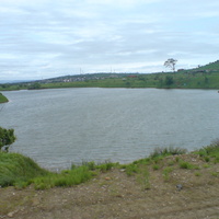 Озеро за Стрелковой горой (к западу от дороги)
