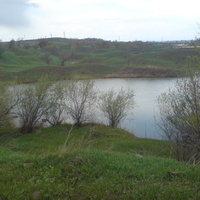 Озеро за Стрелковой горой (к востоку от дороги)