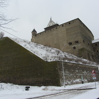 Peterburi maantee, Нарва