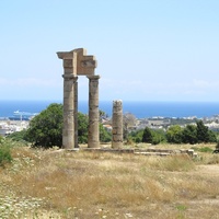 Одноимённая столица Родоса, храм Аполлона Пифийского
