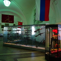 Музей артиллерии, инженерных войск и войск связи. Зал Калашникова.