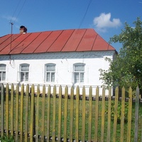 Дом моей бабушки- Быковой Пелагеи Григорьевны ( в деревне её называли ласково "Полюшкой") сейчас здесь живут дачники с г Москва