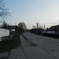 Синельниково.12 апреля 2016 года.Улица Исполкомовская. Вид на юг от переходного моста станции Синельниково-І.