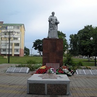 Братская могила 31 советского воина в поселок Майский