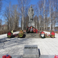 Памятник воинам Красной армии в сквере " Воинской славы 1941-1945 годов " в Лодейном поле