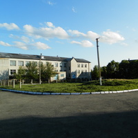 30 апреля 2016 года.Территория Цыгановской средней школы в Лубянке.