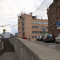 Озерковская набережная, вид на бывшию автобазу Наркомтяжпрома СССР
