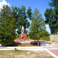 Памятник воинам землякам, погибшим в годы Великой Отечественной войны.