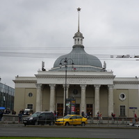 Станция метро Комсомольская.