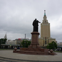 Памятник первому министру путей и сообщений.