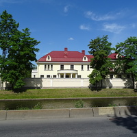 Полевая аллея, 1