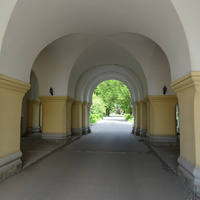 На территории Сергиевой пустыни