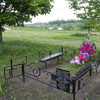 Крапивное. Памятник мирным жителям, погибшим во время войны.