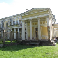 Дворец дачи Лейхтенбергских в парке- усадьбе "Сергиевка"