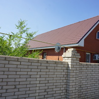 На улице Братской.