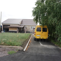 На улице Ялтинской.