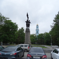Памятник Комсомолу Урала, Вознесенская площадь
