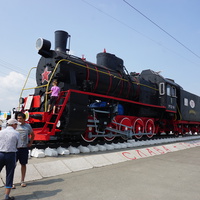 Памятник паровозу.