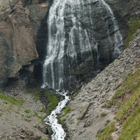 Склоны Эльбруса  Водопад