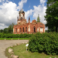 Церковь Троицы Живоначальной (руины)