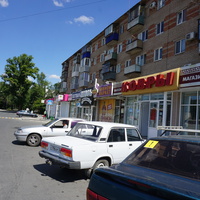 На площаде Васнецова.