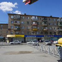 На площади Васнецова.