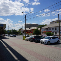 на площади Васнецова.