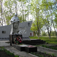 Братская могила 35 советских воинов