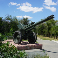 В сквере защитникам Отечества.