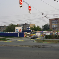 На улице Добровольского.